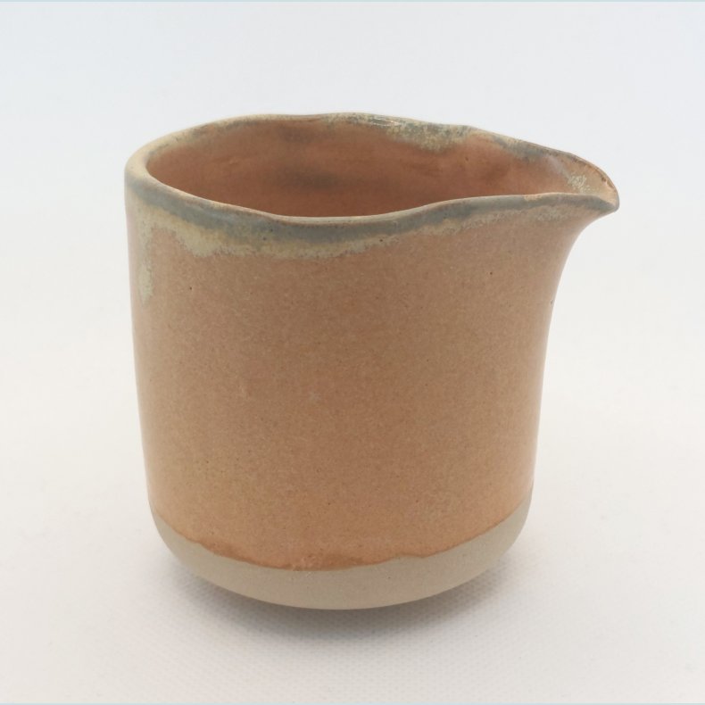 Lille m�lke/fl�dekande i changeret terrakottafarve