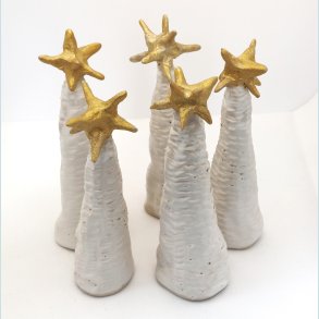Pincet juletr� i hvid glasur og guldstjerne. Stor. F�rpris 199,- udsalgspris 149,- pr. stk. 