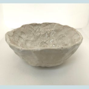 Pincet yoghurtsk�l, sandfarvet med m�rke nister