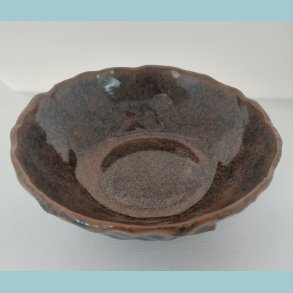 Pincet yoghurtsk�l i tenmukubrun med sorte nister