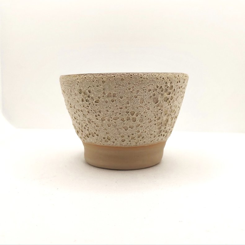 Lille sk�l med kraterglasur og gr�bl� inderside