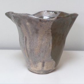 H�j vase, changerer i farverne hvid gr�n og med et st�nk brun. F�r 349,- Nu 299,-