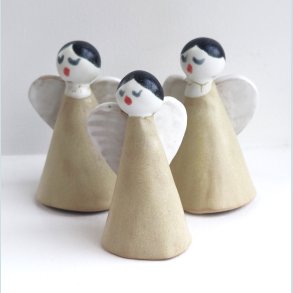 Juleengle i pastelgul. F�rpris 69,- Udsalgspris 49,- pr. stk.