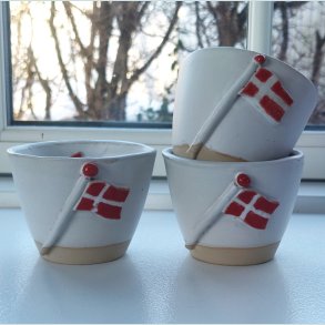 F�dselsdagskopper med dannebrogsflag. 219,- pr. stk.