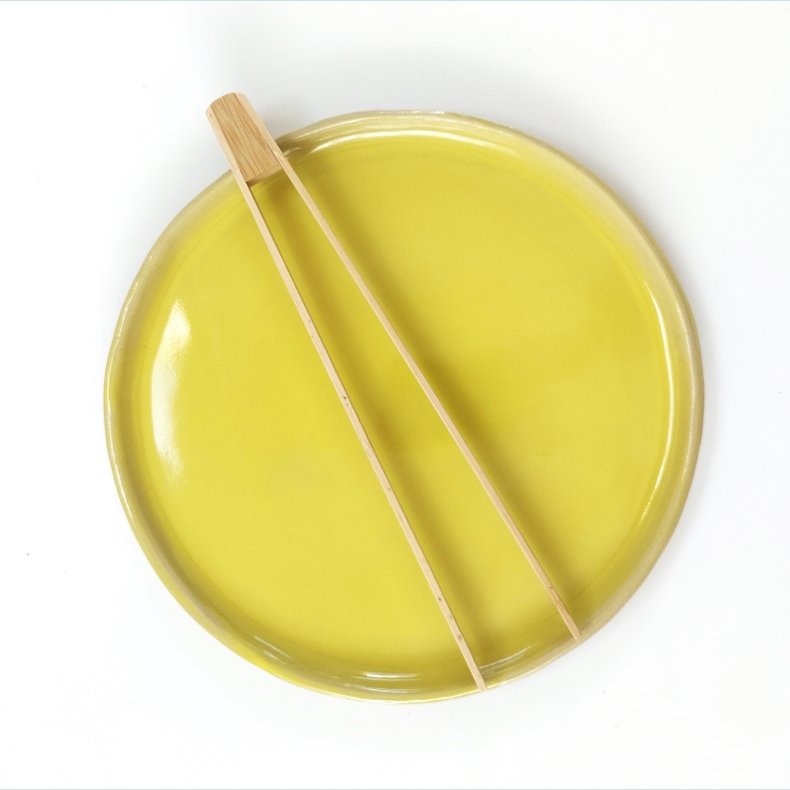 Fad i varm sommergul glasur