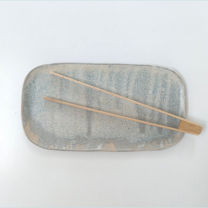 Rektangul�rt fad i gr� med nuancer af bl�