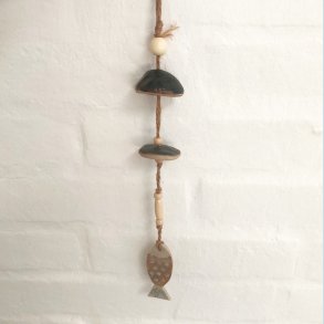 Lille klokke i jutasnor. Eukalyptus med r�hvide tr�perler. Nederst fisk. F�r 199,- Nu 169,- 